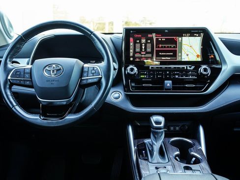 Used 2020 Toyota Highlander Platinum image 13