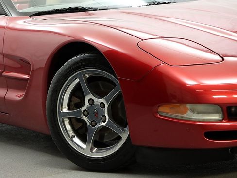 Used 2002 Chevrolet Corvette Convertible w/ Preferred Equipment Group2 RWD image 4