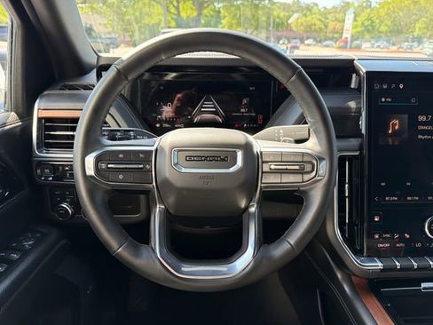 Used 2025 GMC Yukon Denali AWD/4WD image 16