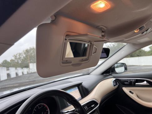 Used 2018 INFINITI QX30 Premium w/ Navigation Package image 34