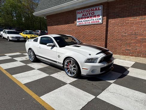 Used 2010 Ford Mustang Shelby GT500 RWD image 1