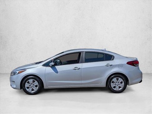 Used 2018 Kia Forte LX w/ LX Rear Camera Package FWD image 4