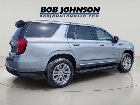 Used 2023 GMC Yukon SLT w/ SLT Luxury Package image 2