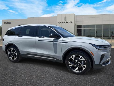 New 2026 Lincoln Nautilus Premier AWD/4WD image 2