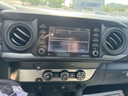 Used 2020 Toyota Tacoma 2WD Access Cab image 19