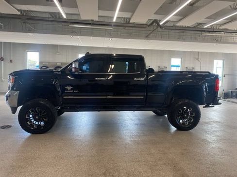 Certified 2018 GMC Sierra 2500 SLT w/ Duramax Plus Package AWD/4WD image 9