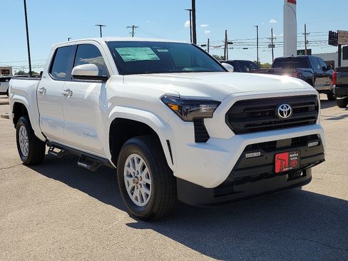 New 2025 Toyota Tacoma SR5 image 6