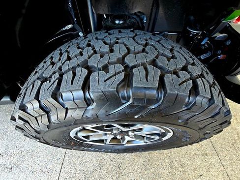 New 2025 Jeep Wrangler Unlimited Rubicon w/ Steel Bumper Group image 27