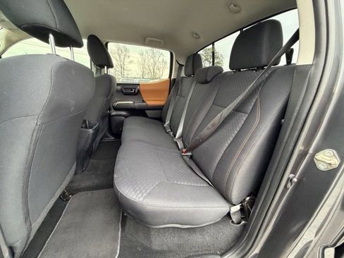 Used 2020 Toyota Tacoma SR5 image 10