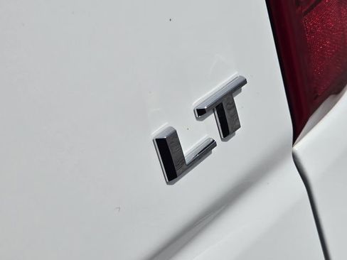 Used 2023 Chevrolet Silverado 1500 LT AWD/4WD image 12