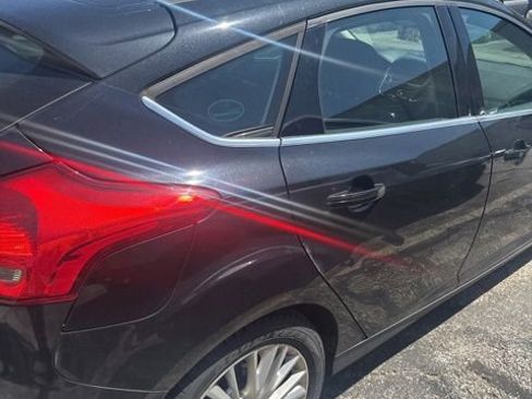 Used 2015 Ford Focus Titanium w/ Titanium Cold Weather Package FWD image 5