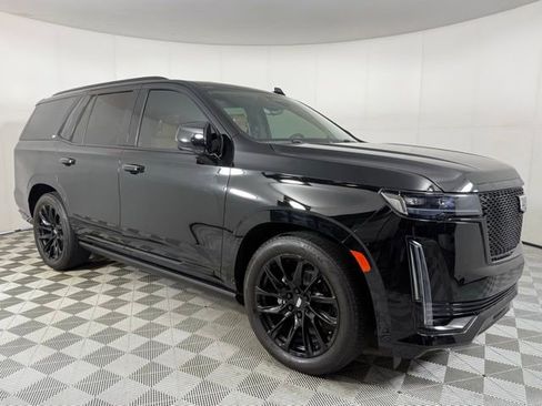 Certified 2023 Cadillac Escalade Sport w/ LPO, ONYX Package image 12