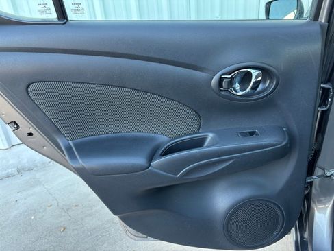 Used 2015 Nissan Versa 1.6 SL image 20