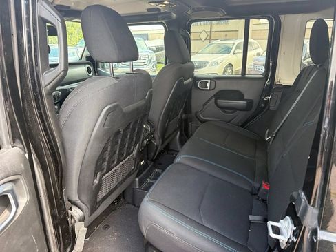 Used 2023 Jeep Wrangler Unlimited Rubicon 4xe w/ Cold Weather Group AWD/4WD image 18