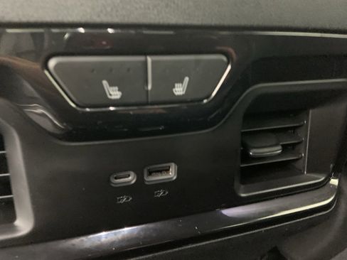 Used 2024 GMC Sierra 2500 AT4 w/ AT4 Premium Plus Package image 19