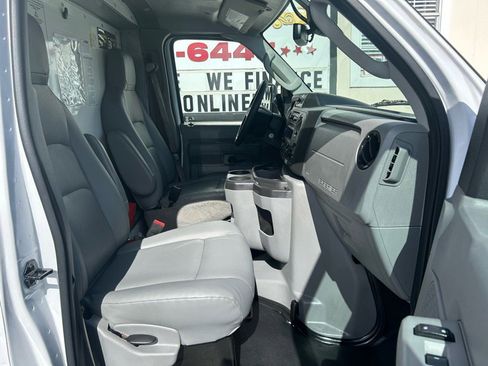 Used 2022 Ford E-350 and Econoline 350 Super Duty image 23