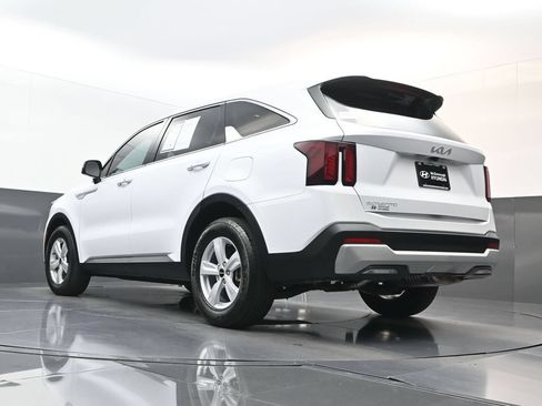 Used 2025 Kia Sorento LX FWD image 25