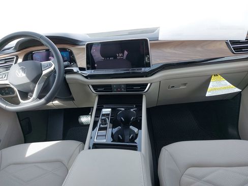 New 2026 Volkswagen Atlas SE FWD image 9
