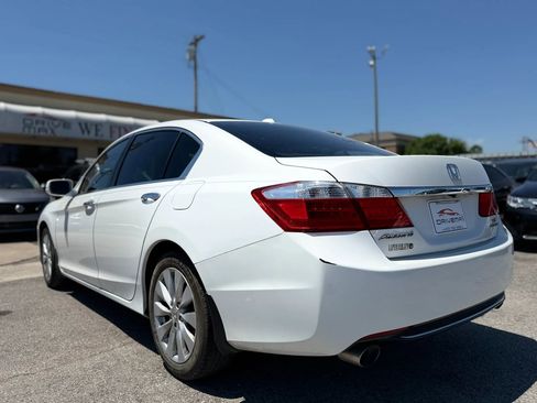 Used 2015 Honda Accord Touring image 10