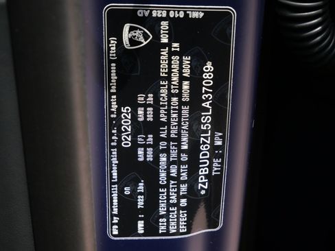 Used 2025 Lamborghini Urus SE image 27