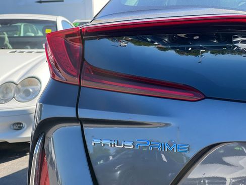 Used 2019 Toyota Prius Prime FWD image 27