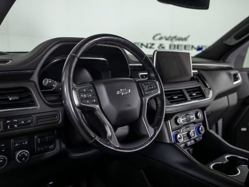 Used 2022 Chevrolet Suburban RST w/ Sport Performance Package image 28