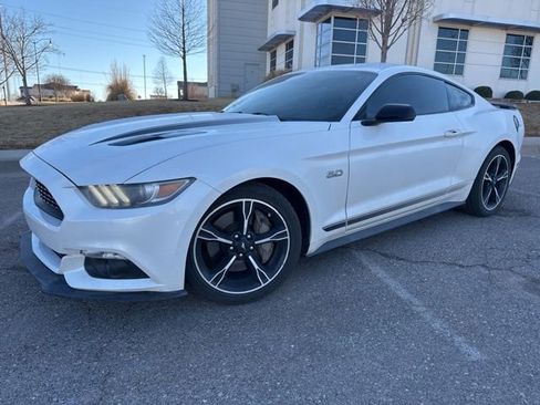 Used 2017 Ford Mustang GT Premium image 1