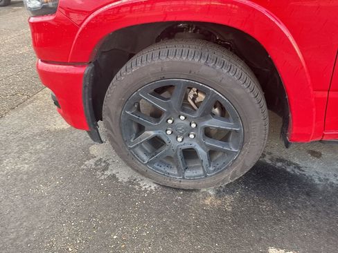 Used 2025 RAM 1500 Laramie w/ Night Edition image 21