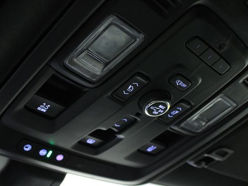 Used 2021 GMC Yukon Denali w/ Denali Premium Package image 25