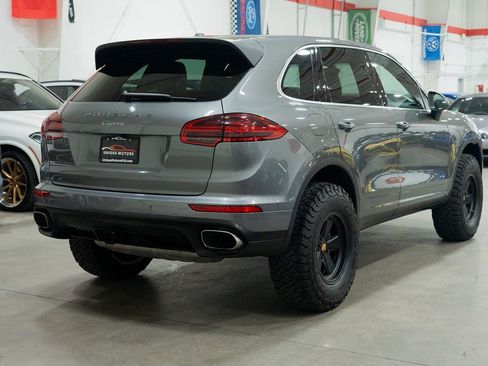 Used 2016 Porsche Cayenne image 8