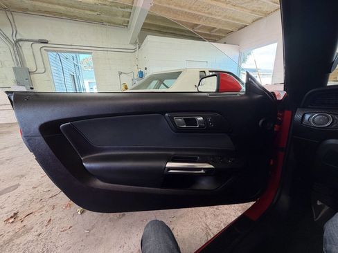 Used 2018 Ford Mustang Convertible image 11