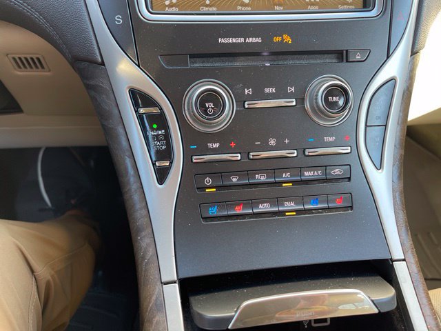 Used 2017 Lincoln MKX Reserve w/ Cargo Utility Package FWD image 6