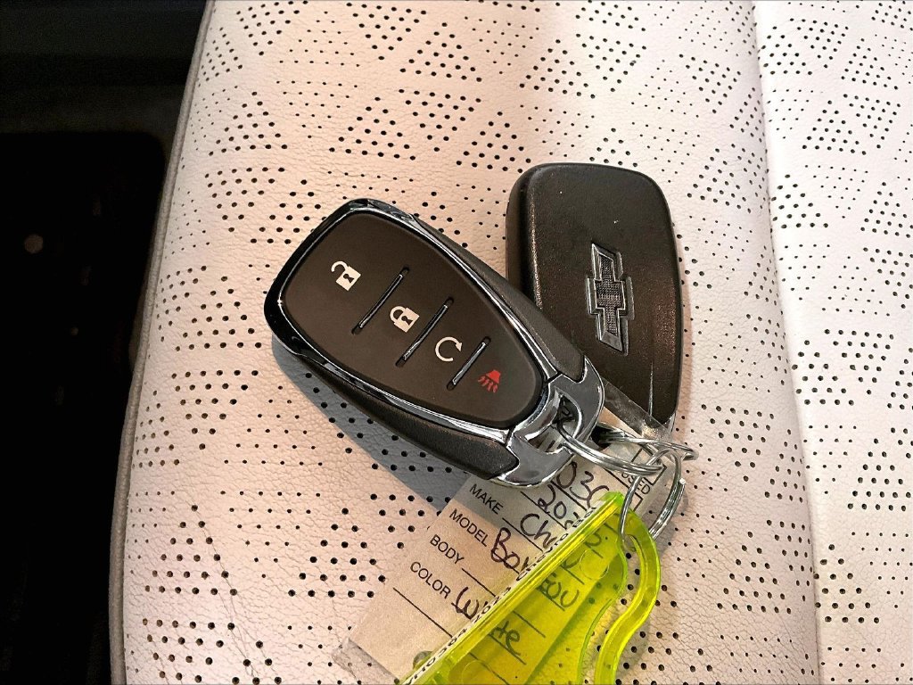 Used 2023 Chevrolet Bolt EUV Premier FWD image 33