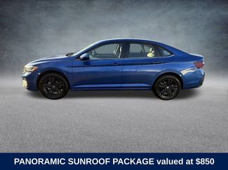 Used 2023 Volkswagen Jetta SE w/ Panoramic Sunroof Package video 2