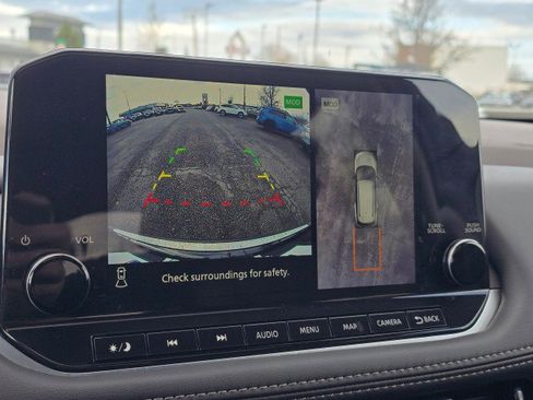 Used 2023 Nissan Rogue SL w/ SL Premium Package image 37