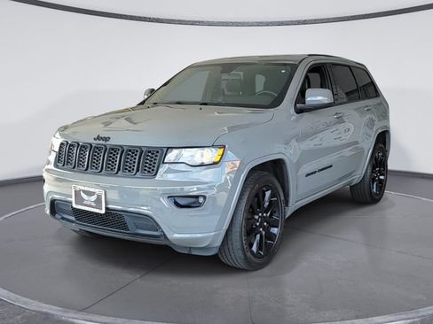 Used 2021 Jeep Grand Cherokee Laredo X AWD/4WD image 4