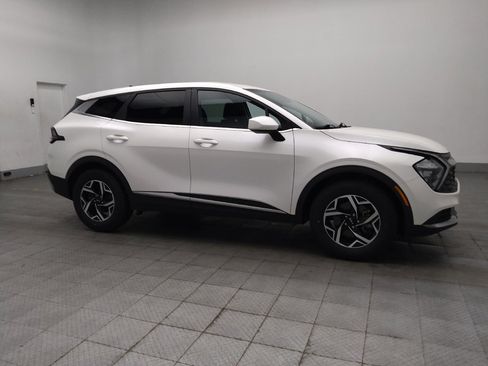 Used 2023 Kia Sportage LX FWD image 11
