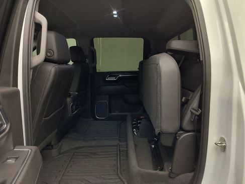 Used 2024 GMC Sierra 2500 SLT w/ SLT Premium Package image 19