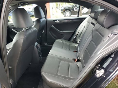 Used 2018 Volkswagen Jetta Sport image 9