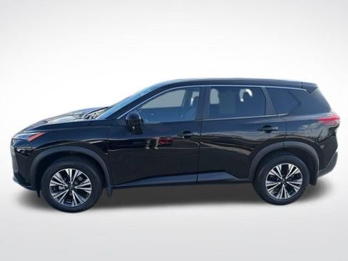 Used 2023 Nissan Rogue SV image 2