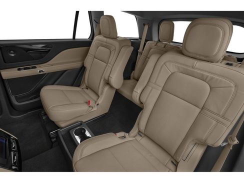 Used 2020 Lincoln Aviator Reserve w/ Equipment Group 202A image 8