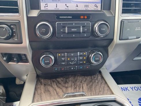 Used 2019 Ford F250 Lariat w/ Chrome Package image 23