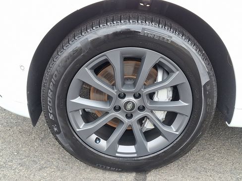 Used 2025 Land Rover Range Rover Sport Dynamic SE image 9