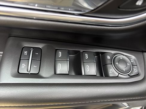 Used 2023 Chevrolet Tahoe High Country image 24