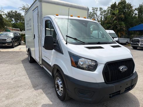 Used 2022 Ford Transit 350 DRW RWD image 4