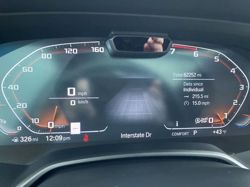 Used 2022 BMW X7 M50i image 15