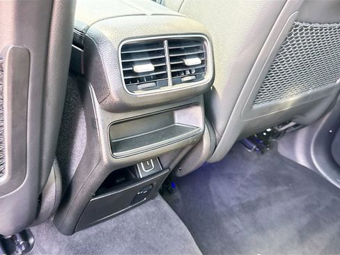 Used 2022 Mercedes-Benz GLE 350 w/ Premium Package image 28