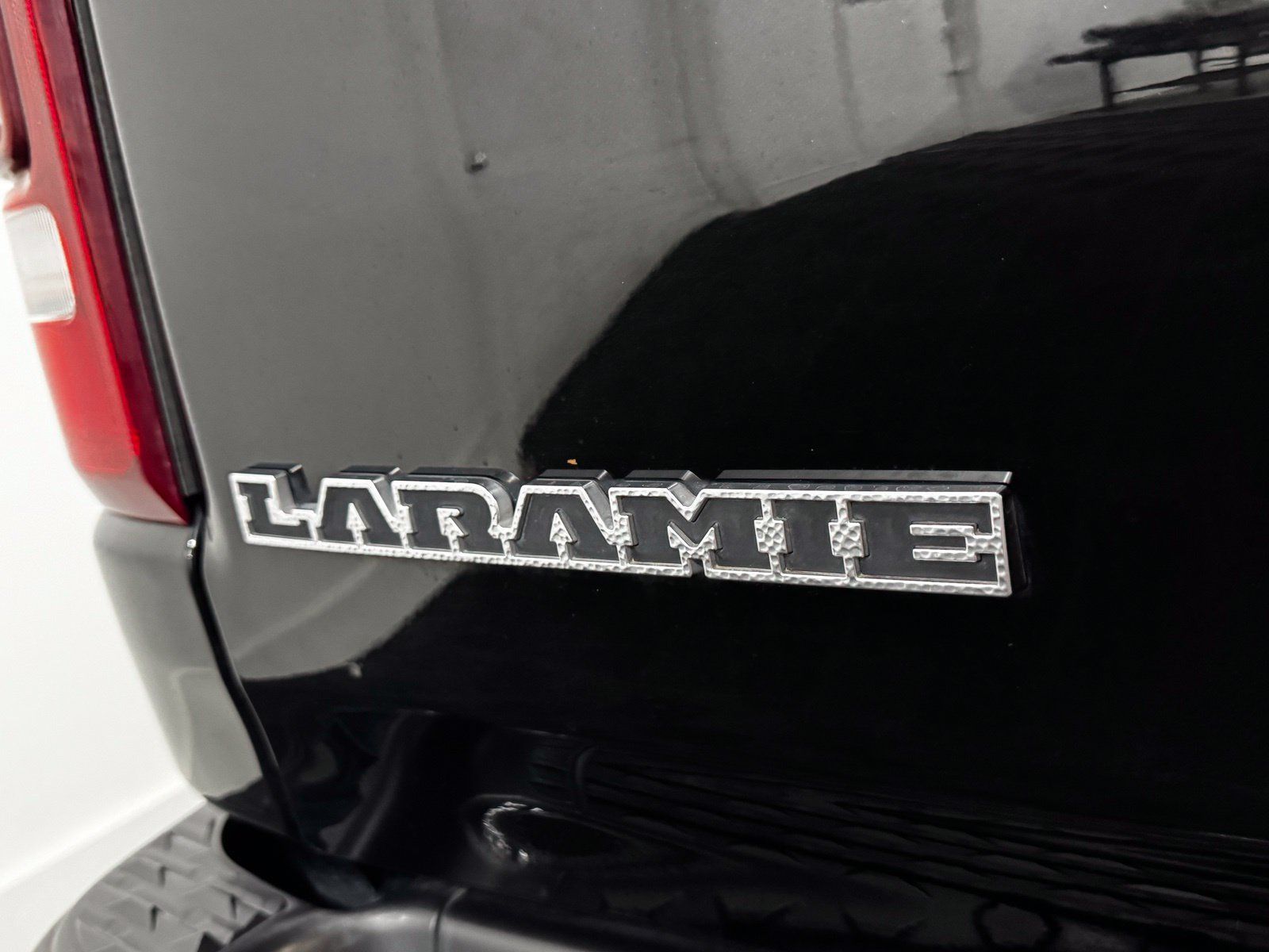 Used 2023 RAM 1500 Laramie AWD/4WD image 8