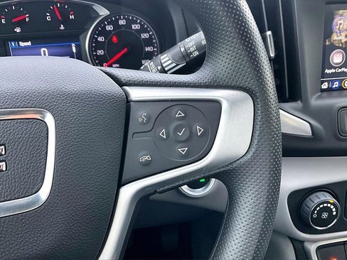 Used 2023 GMC Terrain SLE image 21