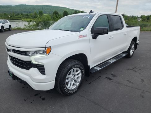Certified 2024 Chevrolet Silverado 1500 RST w/ Z71 Off-Road Package AWD/4WD image 4